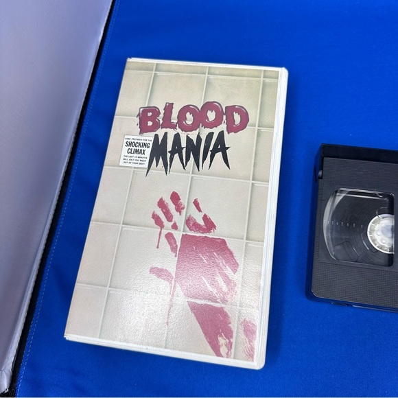 Blood Mania VHS Clamshell Vintage 70s Horror - Picture 2 of 6